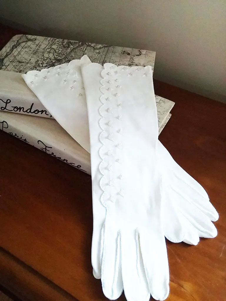 VINTAGE CREAMY IVORY COTTON FORMAL WEDDING PEARL SCALLOPED GLOVES 70S GLOVES LONG GLOVES